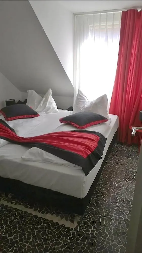 Hotel Falkenturm Munich 2*,